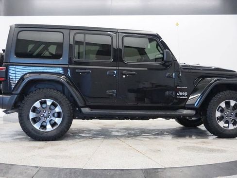 Certified 2018 Jeep Wrangler Unlimited Sahara image 12