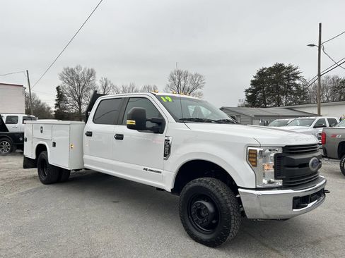 Used 2019 Ford F350 XL w/ Power Equipment Group image 4