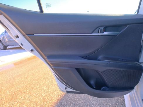 Used 2023 Toyota Camry SE image 29