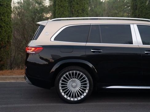 Used 2021 Mercedes-Benz Maybach GLS 600 4MATIC image 8