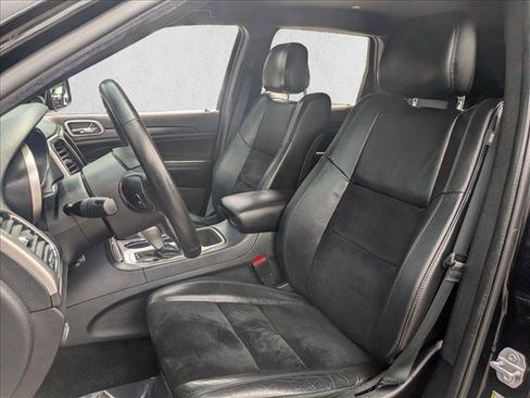 Used 2018 Jeep Grand Cherokee Altitude AWD/4WD image 16