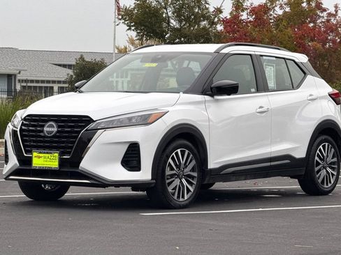 Used 2024 Nissan Kicks SR image 16