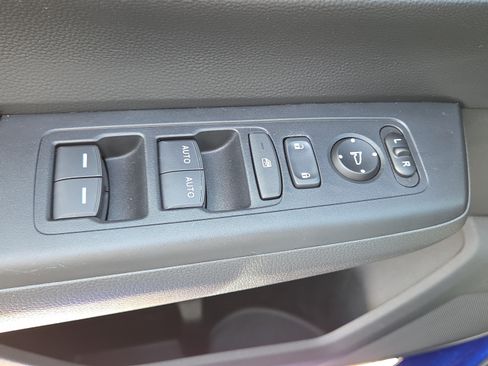 Used 2023 Honda CR-V EX image 33