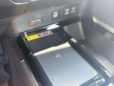 Used 2025 Toyota Camry XLE w/ Premium Plus Package FWD image 36