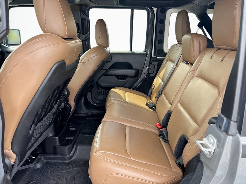 Used 2020 Jeep Wrangler Unlimited Rubicon w/ Dual Top Group AWD/4WD image 18