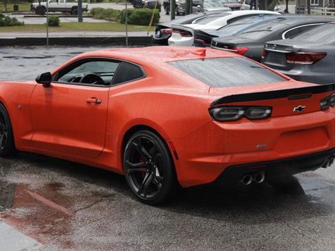 Used 2019 Chevrolet Camaro SS RWD image 3
