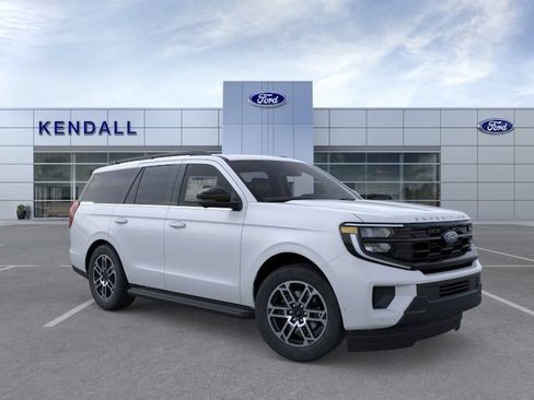 New 2026 Ford Expedition Active AWD/4WD image 7