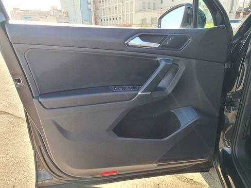 Used 2018 Volkswagen Tiguan SE AWD/4WD image 15