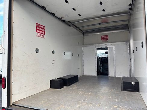 Used 2022 Ford E-350 and Econoline 350 Super Duty w/ Power Windows & Locks Group image 28