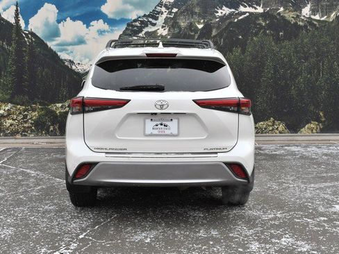 Certified 2021 Toyota Highlander Platinum image 10