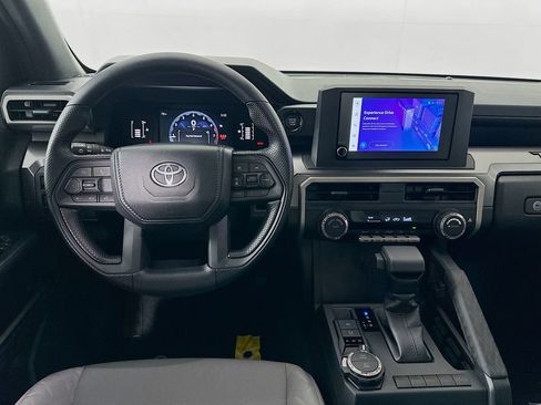 Certified 2025 Toyota Tacoma SR5 AWD/4WD image 22