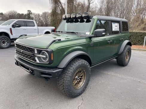 New 2025 Ford Bronco Badlands image 3