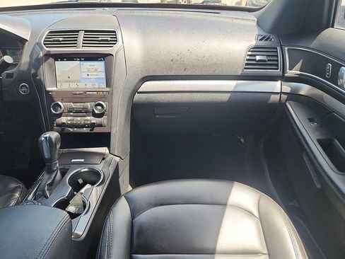 Certified 2019 Ford Explorer XLT w/ Equipment Group 202A AWD/4WD image 10