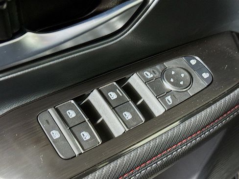 New 2026 Nissan Kicks SR w/ Cold Weather Package image 18