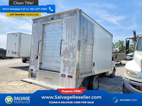Used 2016 Chevrolet Express 4500 RWD image 5
