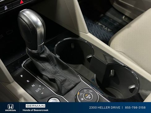 Used 2019 Volkswagen Atlas SEL R-Line AWD/4WD image 25