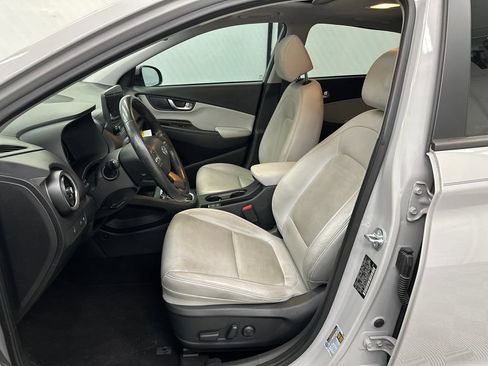 Used 2023 Hyundai Kona Limited w/ Cargo Package FWD image 9