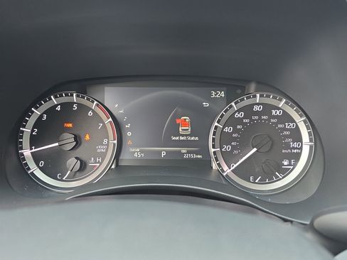 Used 2023 Toyota Highlander XLE image 18