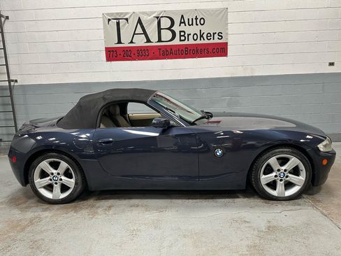 Used 2005 BMW Z4 3.0i RWD image 9