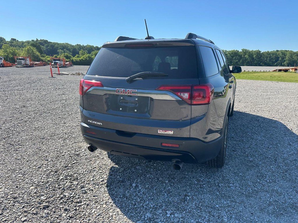 Used 2017 GMC Acadia SLE w/ Driver Alert Package I AWD/4WD image 2