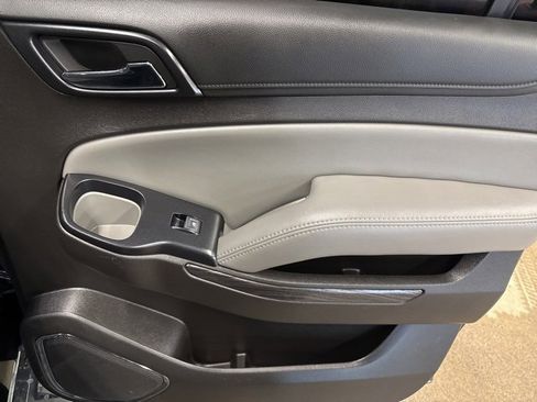 Used 2019 Chevrolet Suburban LT w/ LT Signature Package image 25