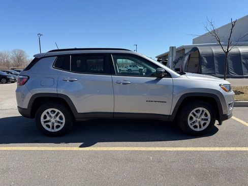 Used 2018 Jeep Compass Sport w/ Tech Group image 11