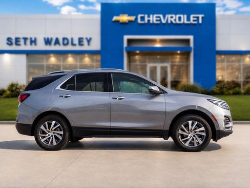 Used 2023 Chevrolet Equinox Premier AWD/4WD image 8