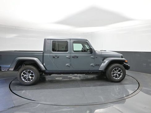New 2026 Jeep Gladiator Sport AWD/4WD image 15