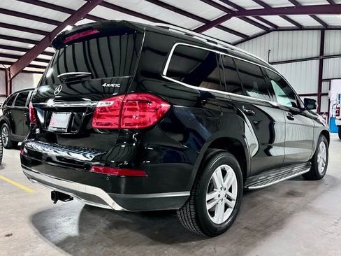 Used 2014 Mercedes-Benz GL 450 4MATIC image 3