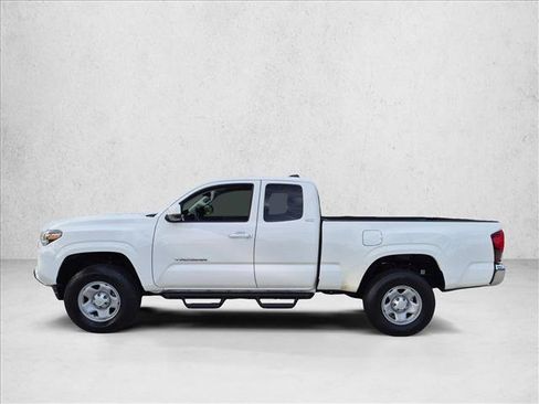 Certified 2023 Toyota Tacoma SR5 AWD/4WD image 8