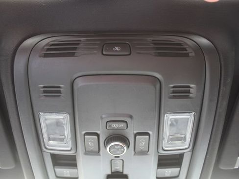Used 2025 GMC Yukon Denali Ultimate w/ LPO, Floor Liner Package AWD/4WD image 37