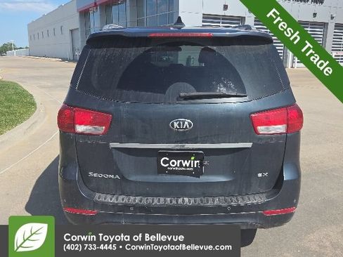 Used 2017 Kia Sedona EX FWD image 5