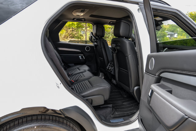 New 2026 Land Rover Discovery Limited Edition AWD/4WD image 48