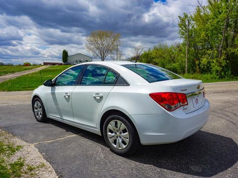 Used 2014 Chevrolet Cruze LS FWD image 5