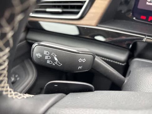 Used 2024 Volkswagen Atlas SE image 16