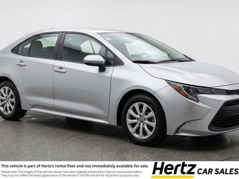 Used 2025 Toyota Corolla LE image 1