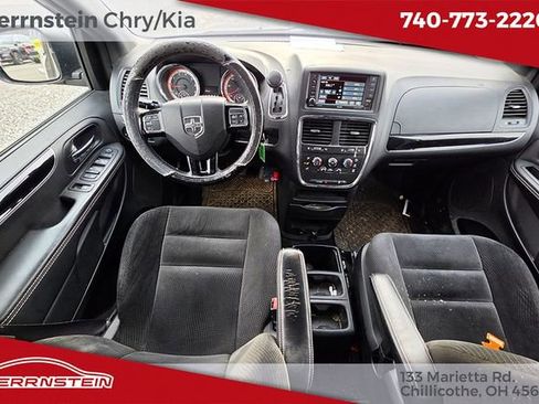 Used 2017 Dodge Grand Caravan SE image 13