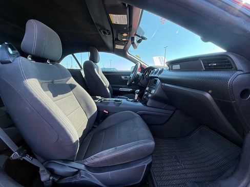Used 2016 Ford Mustang Convertible RWD image 29