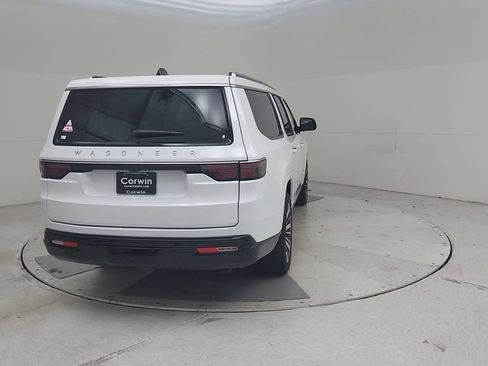 New 2025 Jeep Wagoneer L Series II image 13