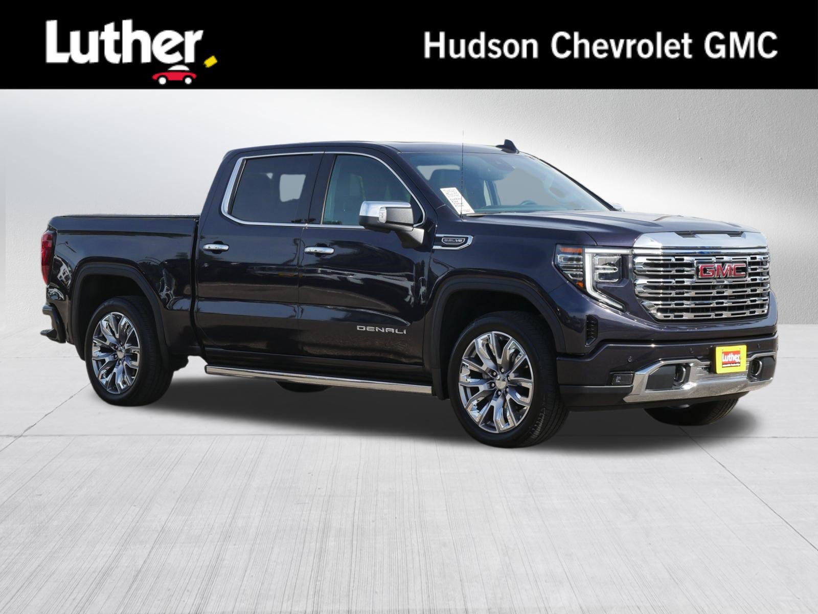 Used 2024 GMC Sierra 1500 Denali w/ Denali Reserve Package AWD/4WD image 1