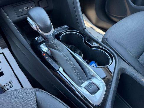 Used 2022 Buick Encore GX Select w/ Sport Touring Package FWD image 22
