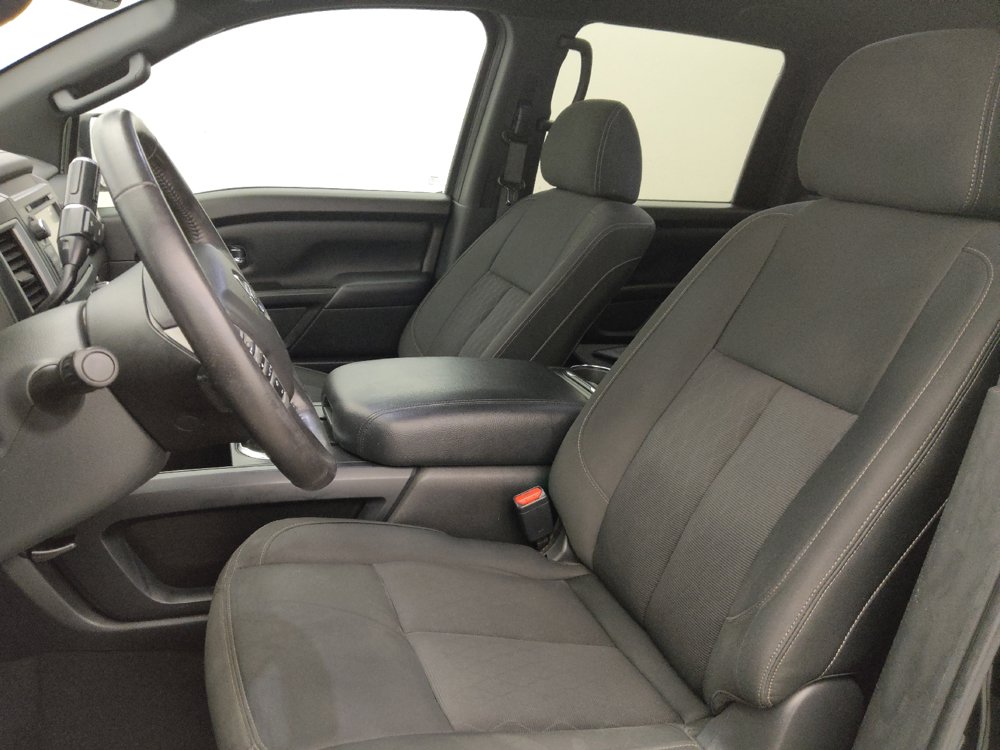 Used 2018 Nissan Titan SV w/ SV Convenience Package RWD image 17