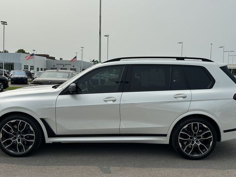 Used 2026 BMW X7 M60i AWD/4WD image 7