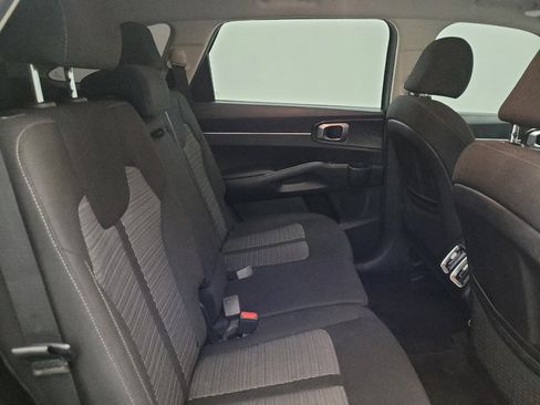 Used 2021 Kia Sorento LX FWD image 19