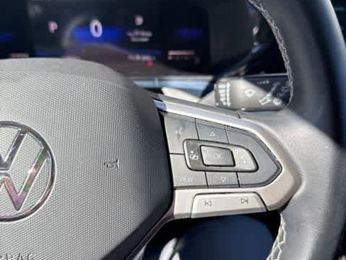 Certified 2022 Volkswagen Taos SE image 14