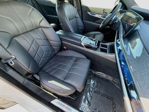 Used 2025 BMW 760i xDrive w/ Executive Package AWD/4WD image 15