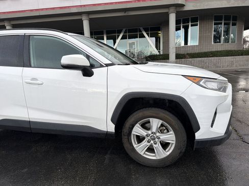 Used 2021 Toyota RAV4 XLE image 14