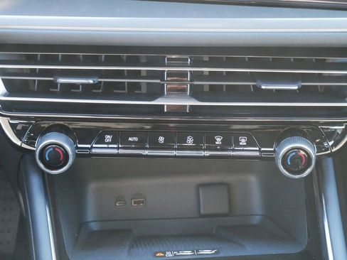 New 2026 Chevrolet Traverse LT w/ LPO, Floor Liner Package image 17