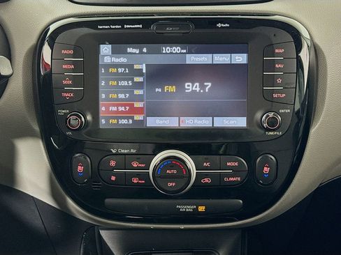 Used 2019 Kia Soul + w/ Primo Package FWD image 15