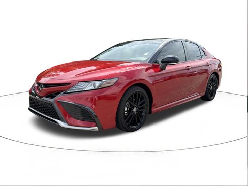 Used 2024 Toyota Camry XSE w/ Navigation Package FWD image 7